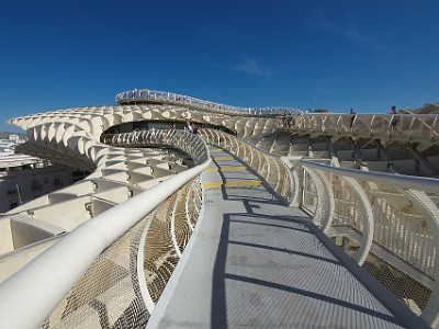 P000128