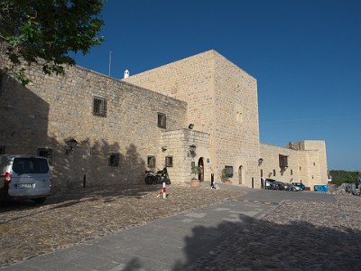 P000195