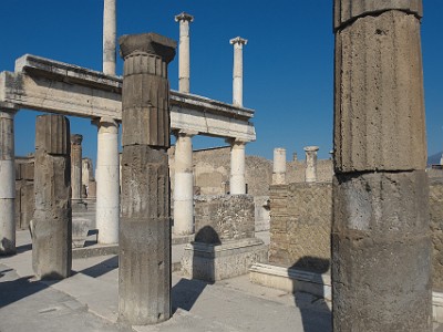 P000325