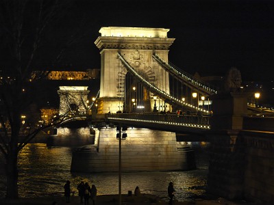 P000100