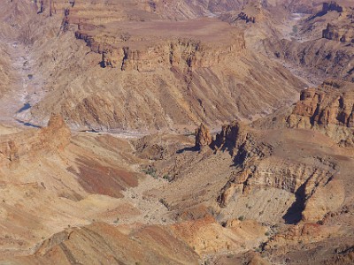 P000747