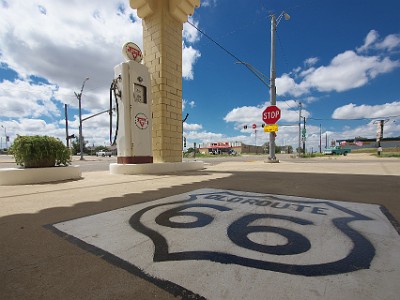 P000256