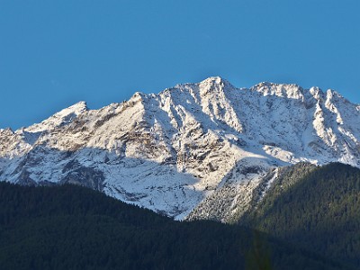 P000100