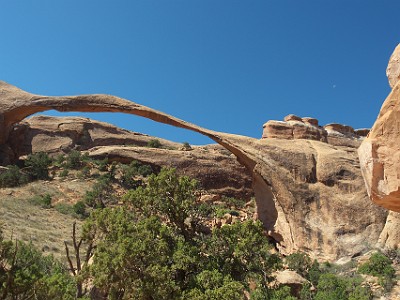 P000379