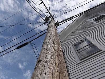 P000256